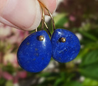 Droppe - örhängen i lapis lazulit - Uma Collection