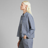 Dedicated Jacket Stiby Stripe in Blue - storlek Small åter i lager under vecka 20!