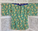 Uma lång kimonotopp #7 - one size, passar S - XL - Betty & Uma Upcycled Collection - 50% rabatt - se bild på svaghet i tyget  på höger ärm fram