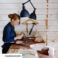 Madelene Lodin Necklace SHE, halsband med kvinnosymbol - 20% REA